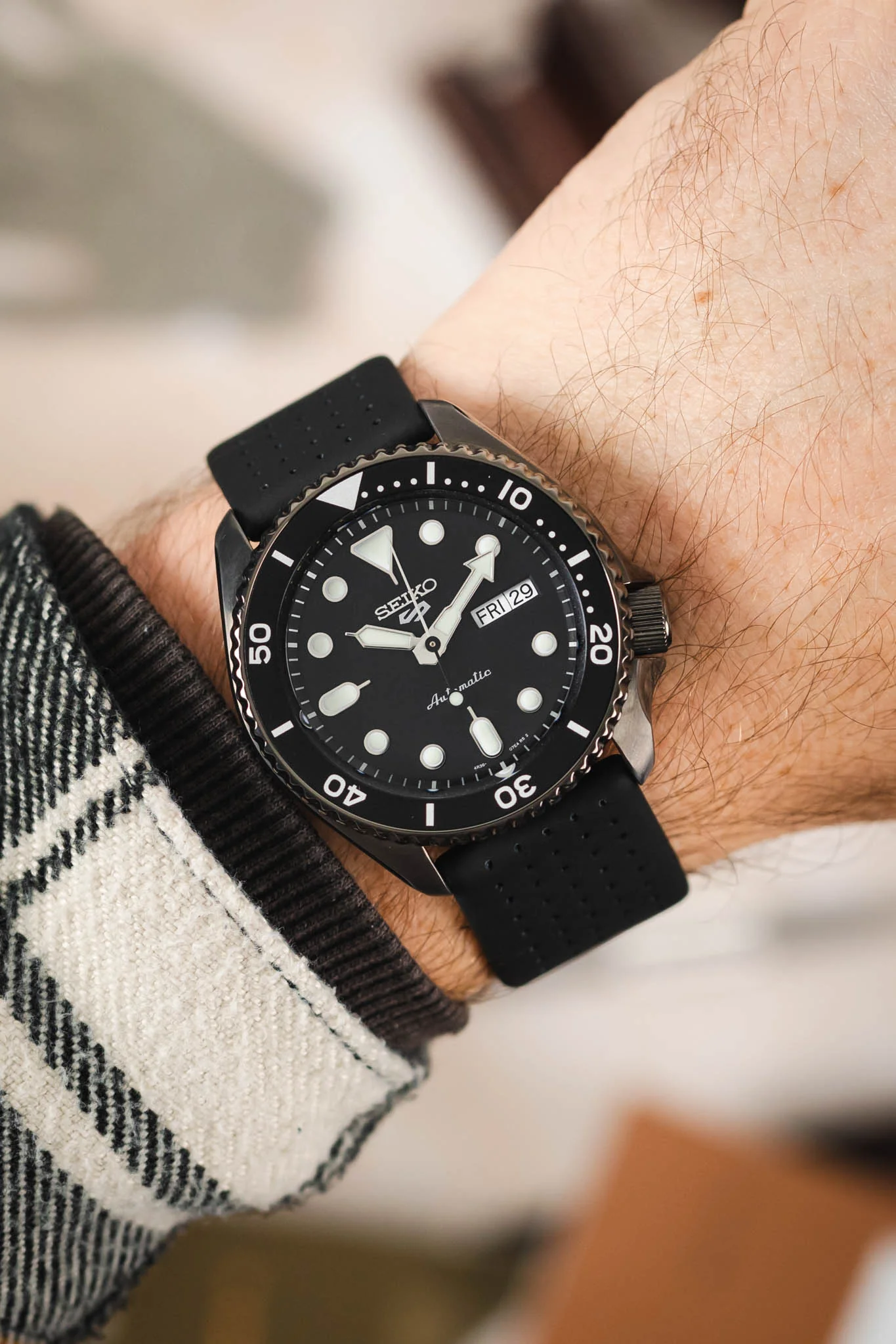 Di-Modell DESIGN Waterproof Sport Leather Watch Strap in BLACK - Image 2