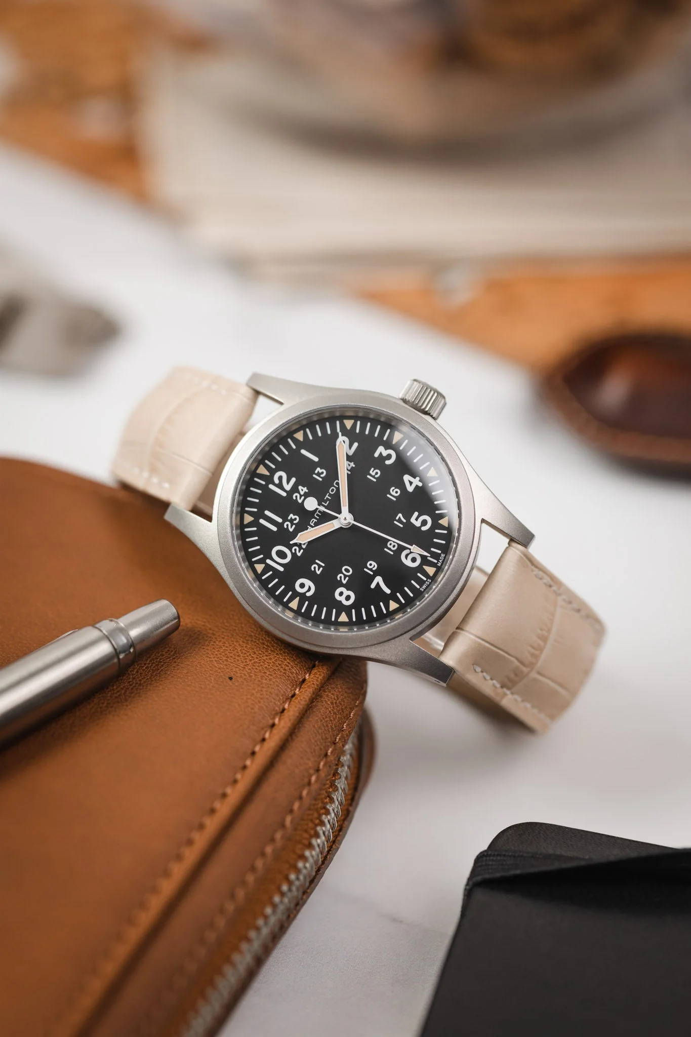 Hirsch DUKE NQR Alligator Embossed Leather Watch Strap - BEIGE - Image 2