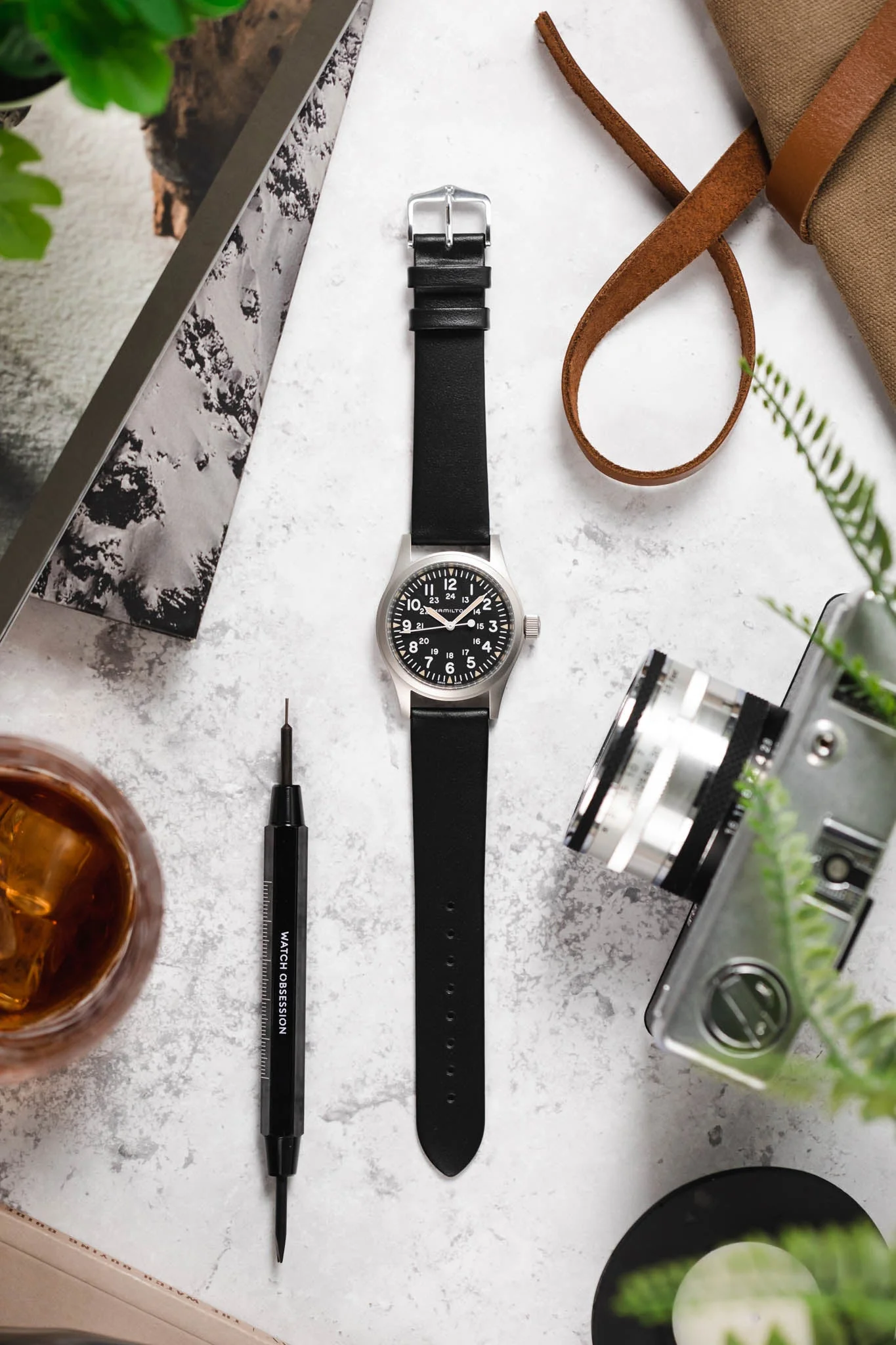 Hirsch TORONTO NQR Fine-Grained Leather Watch Strap in BLACK - Image 6